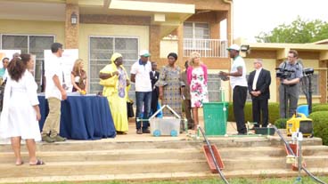 Pr&eacute;sentation du kit T&eacute;l&eacute;-Irrigation &agrave; Mme Jo Biden